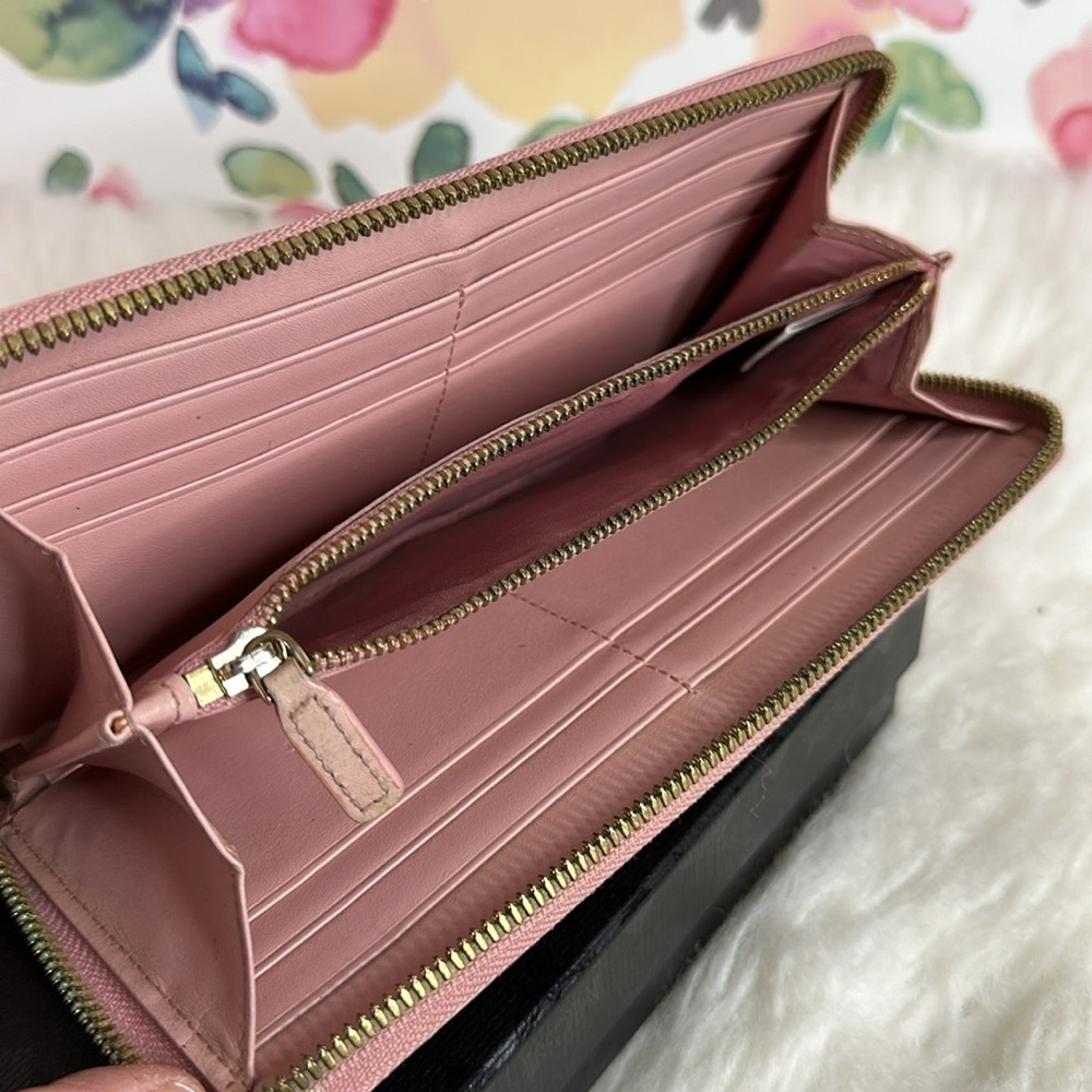 💯Authentic MCM Pink Logo Zip Wallet - Picture 7 of 15